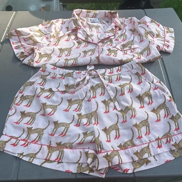 Bouffants & Broken Hearts Cheetah Pajama Set Size Medium Pockets Drawstring Pink - Picture 2 of 11